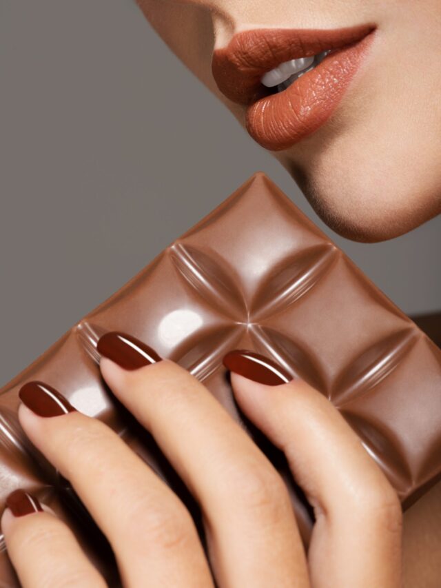 5 Irresistible Chocolate Milk Nail Art Designs