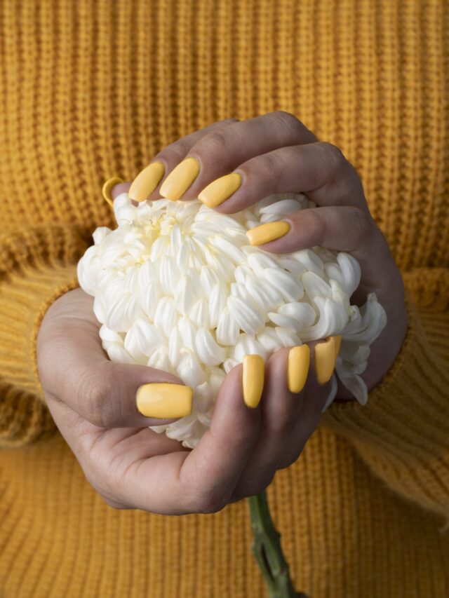 8 Amazing Seasonal Fingernail Art