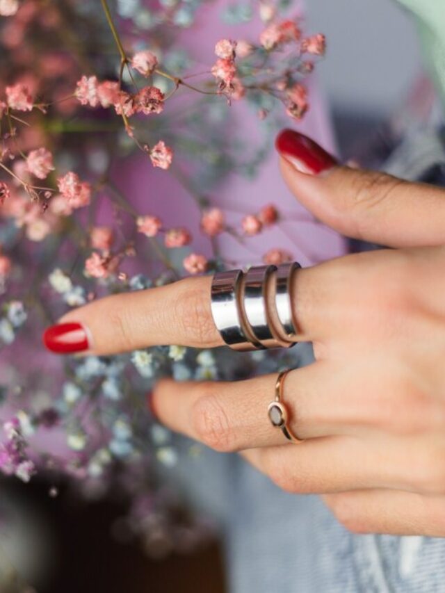 8 Winter Inspired Nail Gloss Options