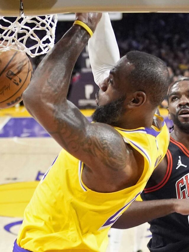 LeBron, Russell Shine as Lakers Win 141-132 Over Chicago