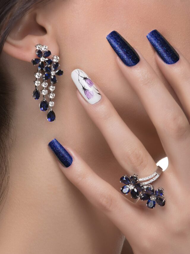 8 Gorgeous Glitter Nail Designs 2024