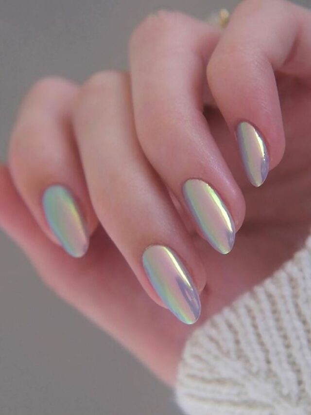 9 Winter Inspired Nail Gloss Options