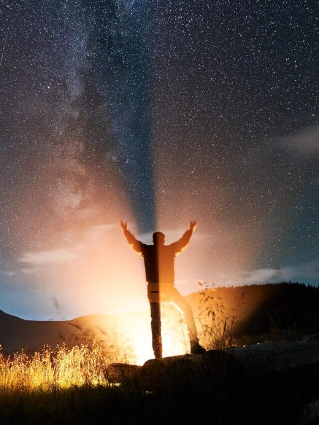 Starry Sparks Zodiac Signs Primed for Weekend Flings (8)