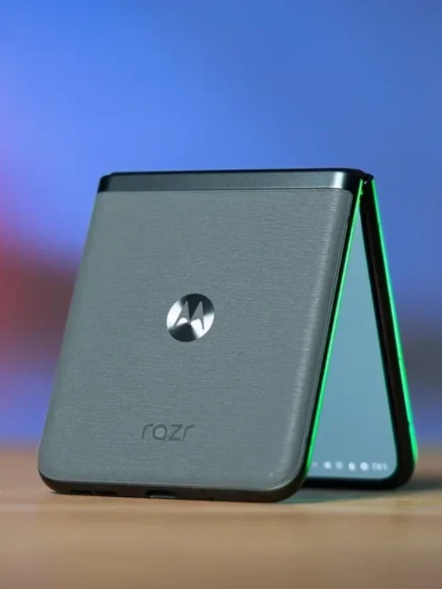 At $200 off, the Motorola Razr 2023 is the best way to get a foldable phone