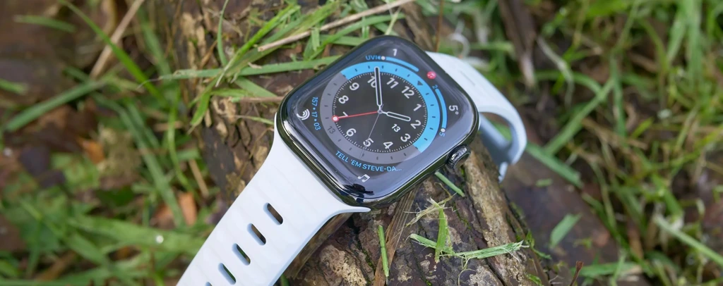 I adore Nomads illuminating Apple Watch band even though it looks ridiculous 2