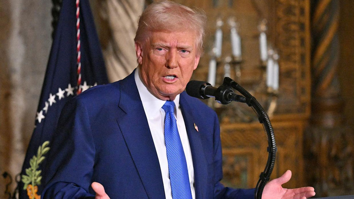 A caution light flares as the Trump White House refuses to curb its shock politics 1 A caution light flares as the Trump White House refuses to curb its shock politics