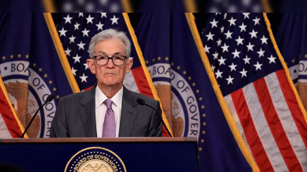 Traders wager that the Fed will implement swift rate cuts in the event of an economic downturn.