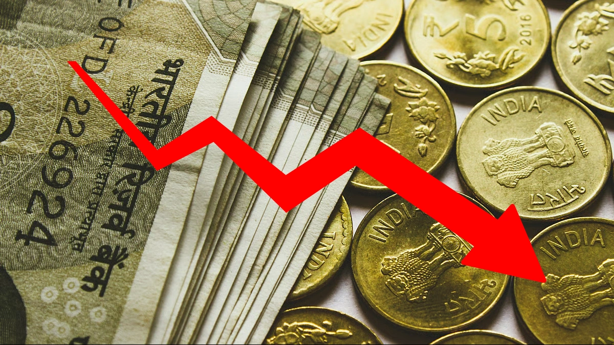 Indian Rupee’s Decline May Offset U.S. Tariff Impact, Say Economists 1 Indian Rupee’s Decline May Offset U.S. Tariff Impact