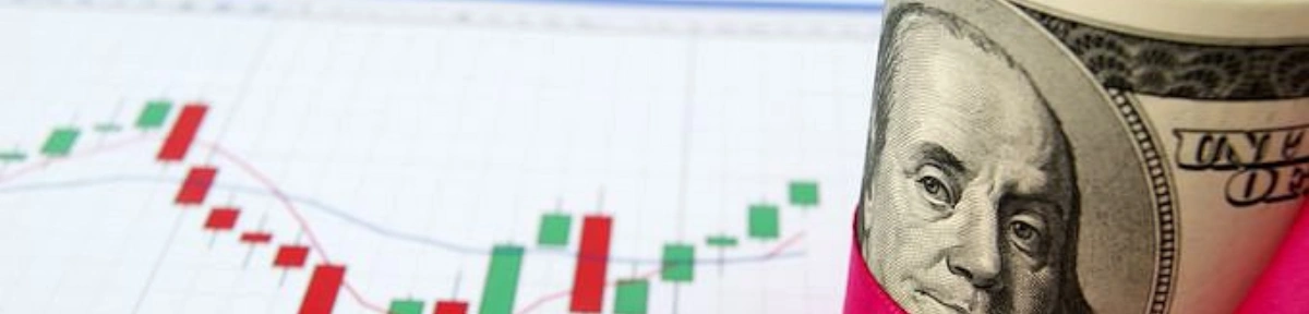 U.S. Dollar Holds Gains Amid Strong Economic Data
