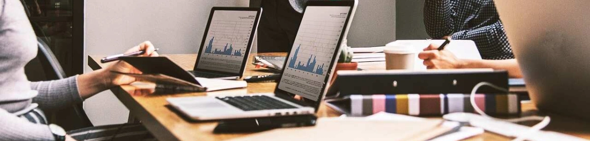 US Layoffs Rise as Labour Market Softens